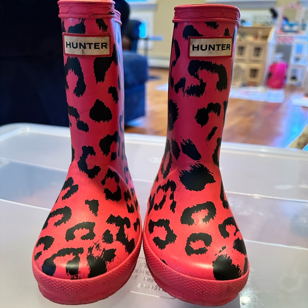 Worn, Size 8, red Hunter boots
